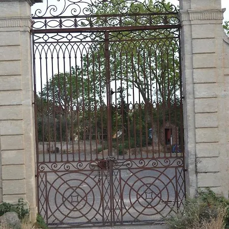 Bed & Breakfast Domaine Les Castans Saint-Thibery