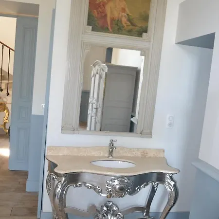 Domaine Les Castans Bed & Breakfast *